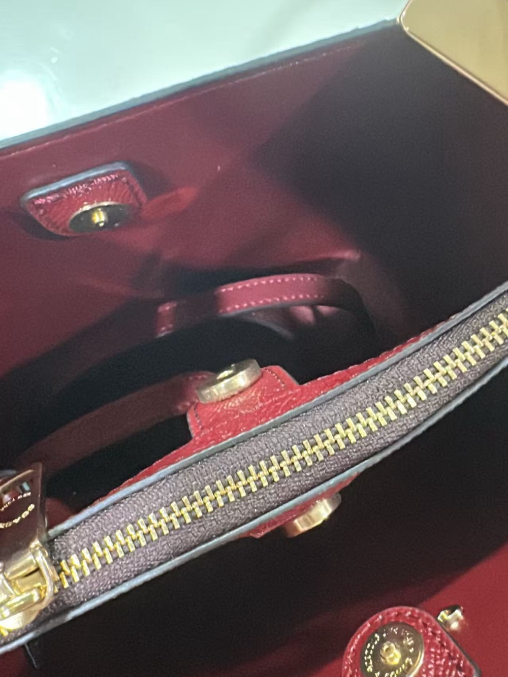 Coach Town 22 Valentine’s Limited Edition Bucket - Picture 6 of 7